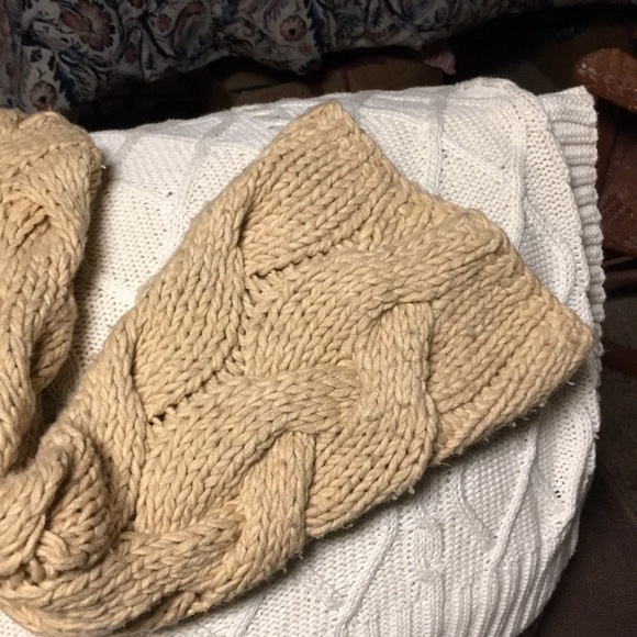 Camel colored chunky sweater - Picture 2 of 3